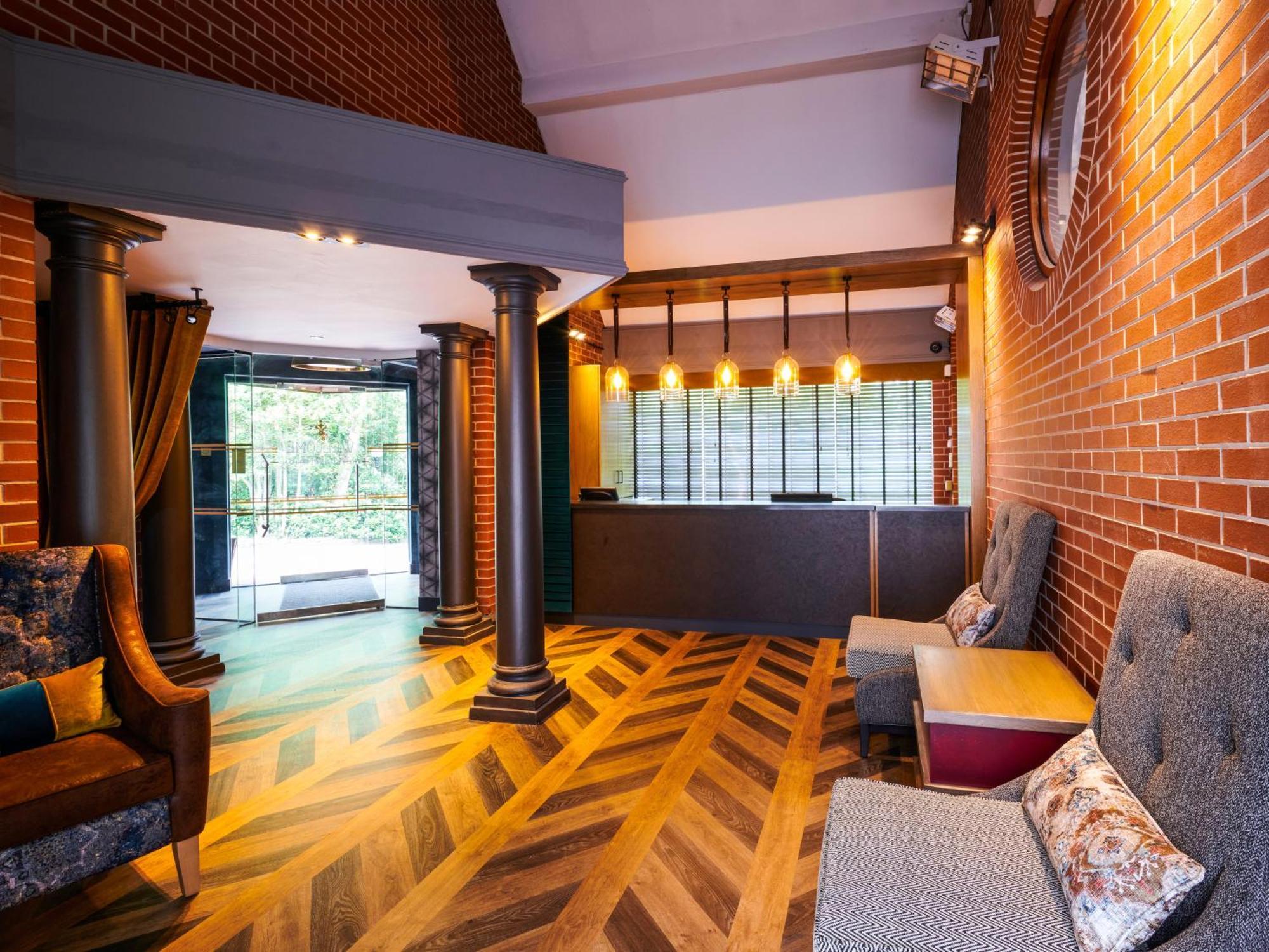 The Royal Toby Hotel Rochdale Eksteriør bilde