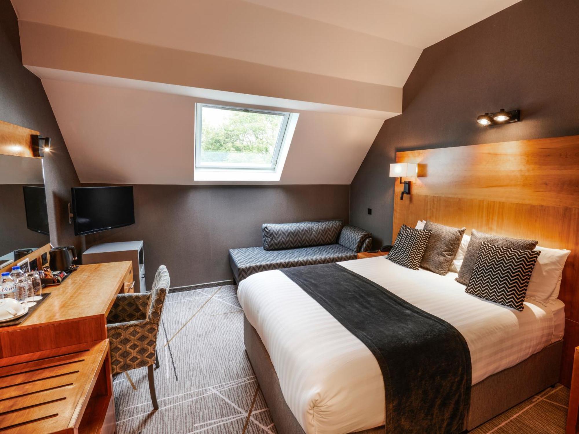 The Royal Toby Hotel Rochdale Eksteriør bilde