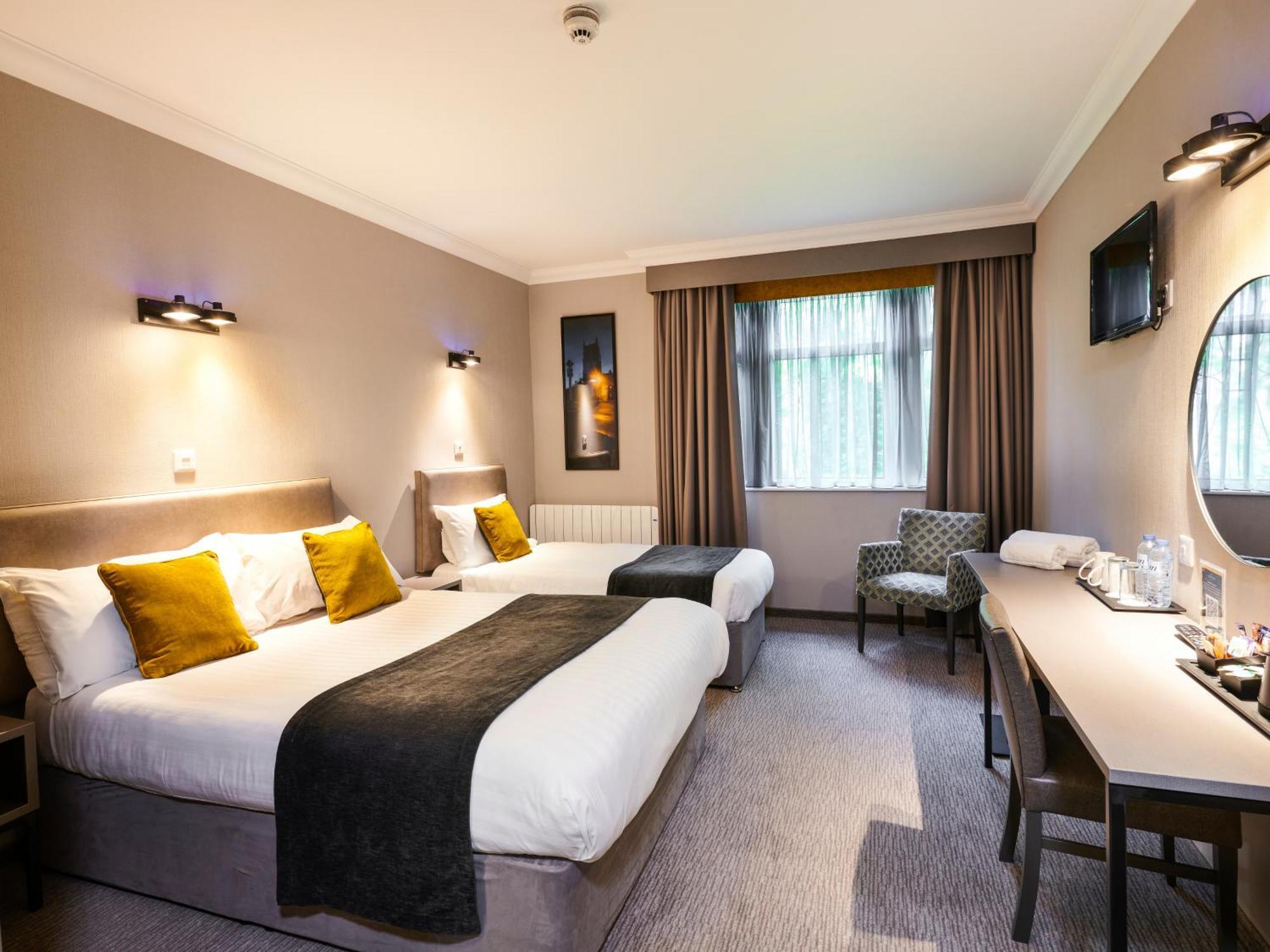 The Royal Toby Hotel Rochdale Eksteriør bilde