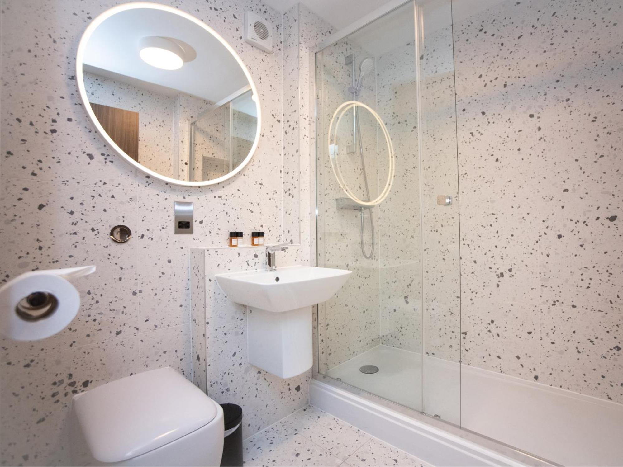 The Royal Toby Hotel Rochdale Eksteriør bilde