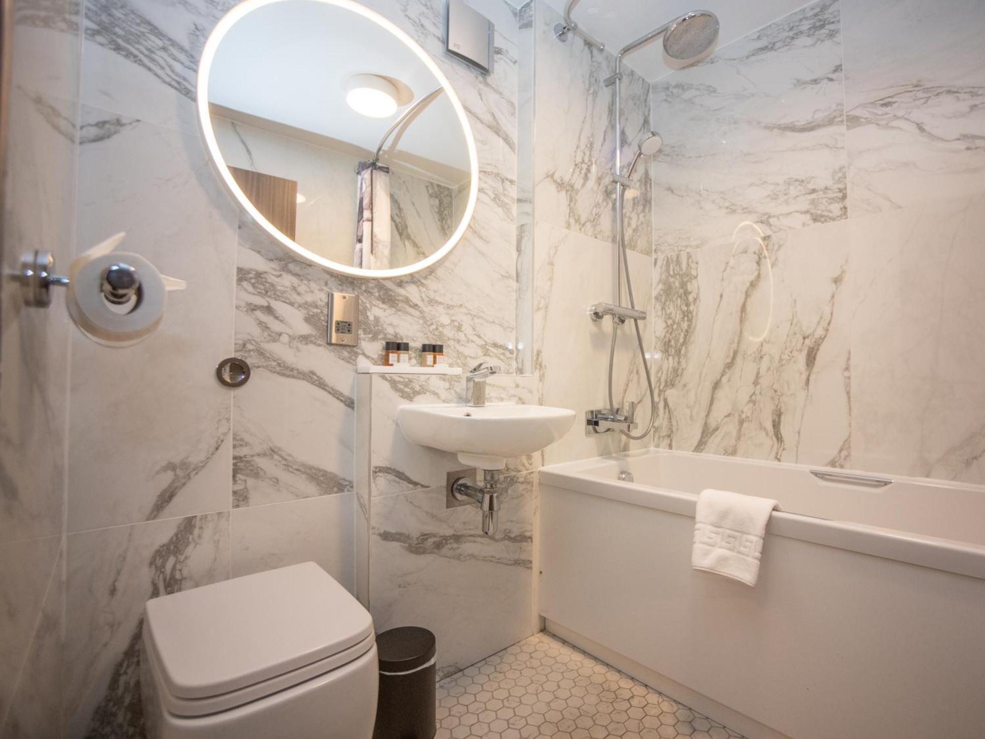 The Royal Toby Hotel Rochdale Eksteriør bilde