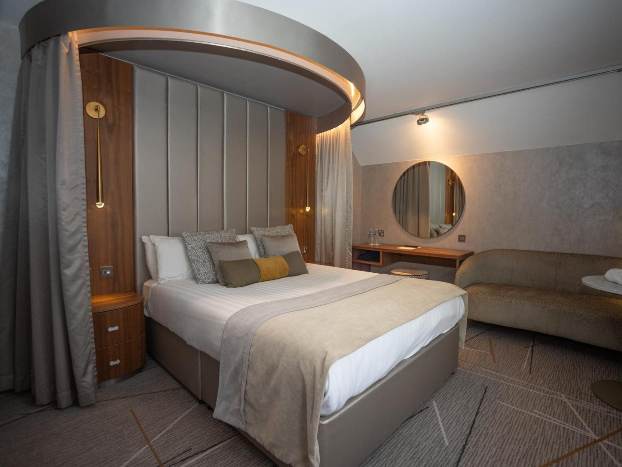 The Royal Toby Hotel Rochdale Eksteriør bilde