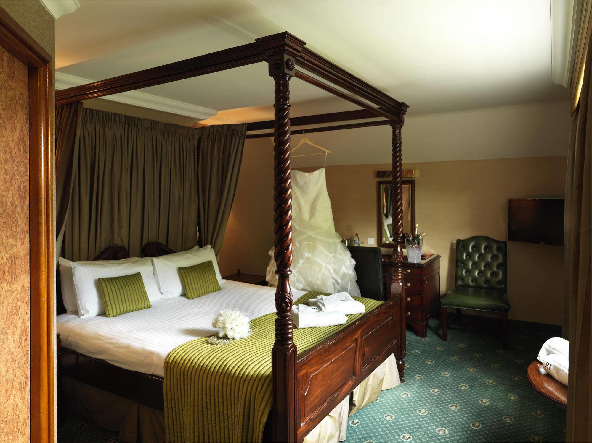 The Royal Toby Hotel Rochdale Eksteriør bilde