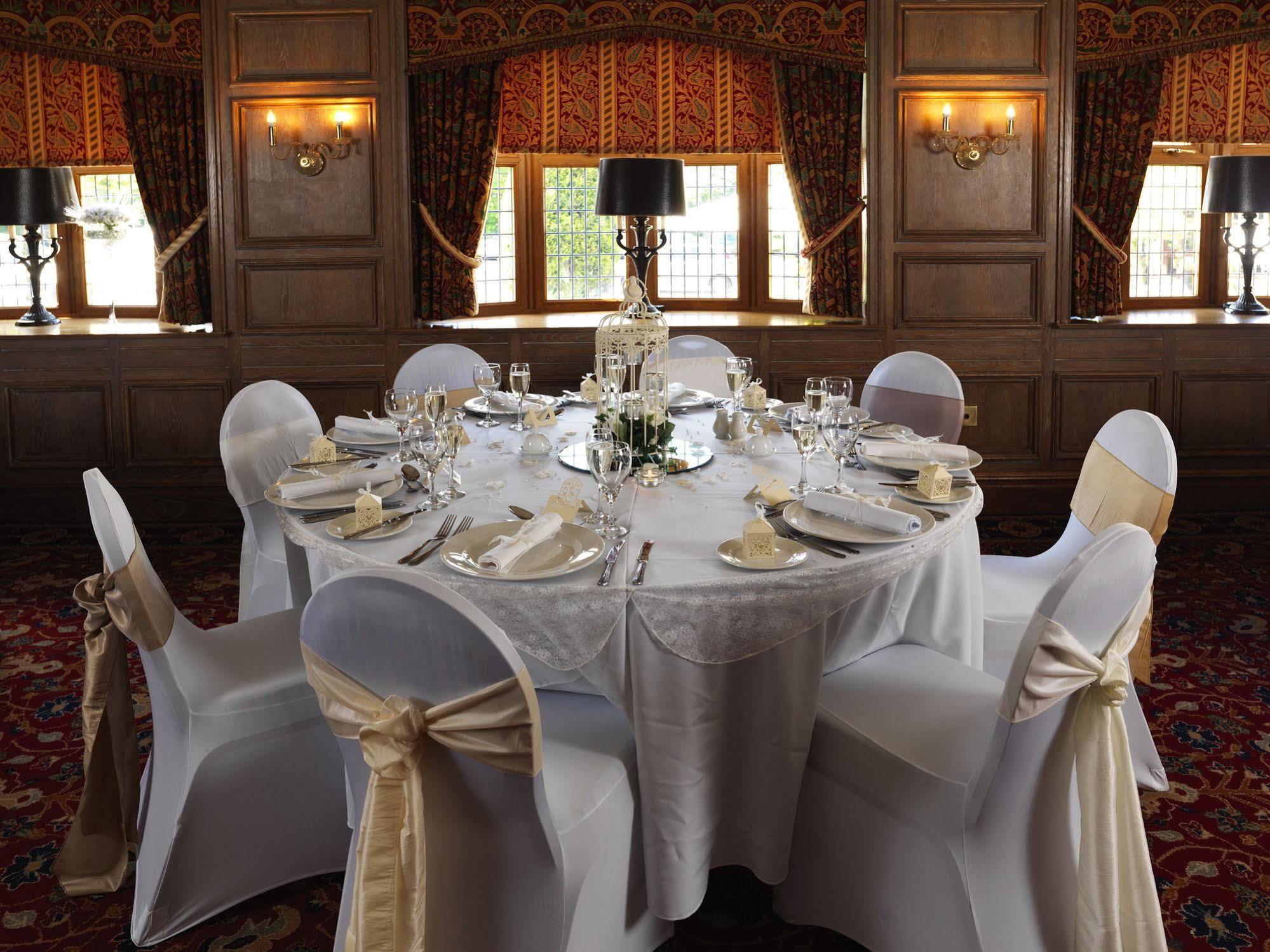 The Royal Toby Hotel Rochdale Eksteriør bilde